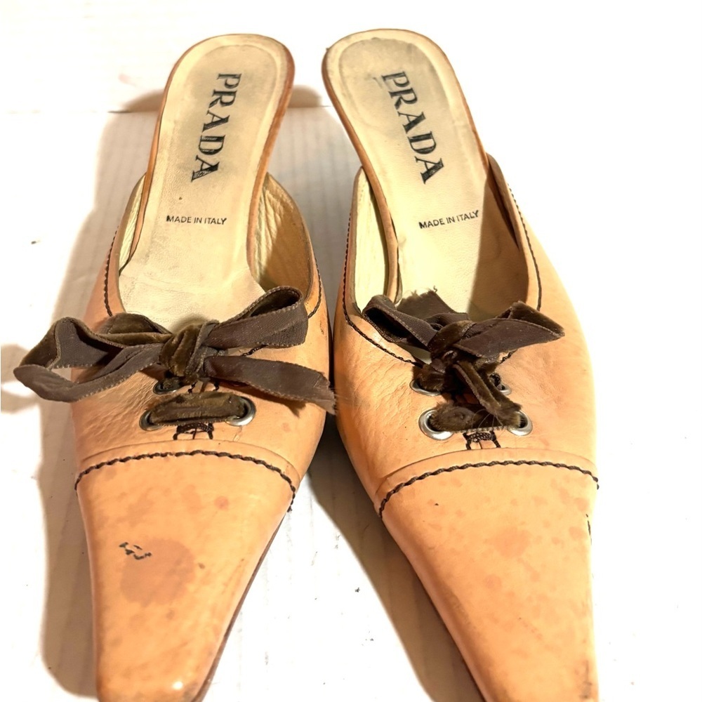Prada vintage Beige Leather Mules with Bow Accent - Picture 3 of 8